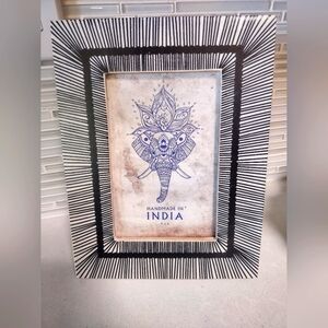 Stylish black and white frame 4 x 6 India handmade